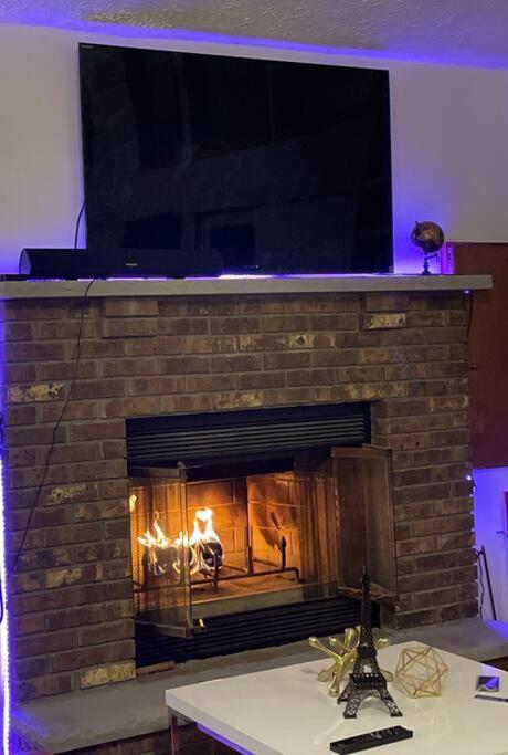 Ambiance - King Bed Cabin, Jetted-Tub & Fireplace Tobyhanna 외부 사진