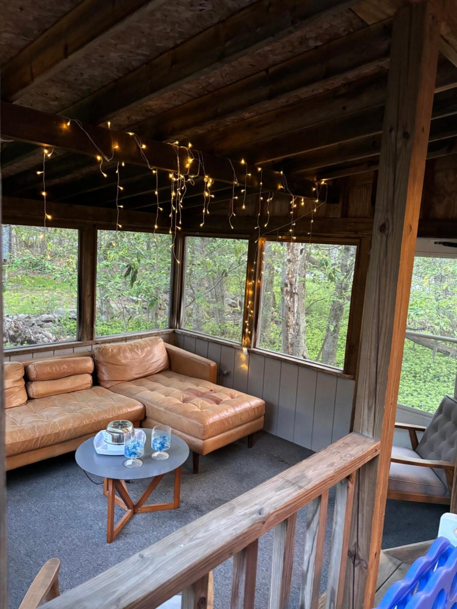 Ambiance - King Bed Cabin, Jetted-Tub & Fireplace Tobyhanna 외부 사진