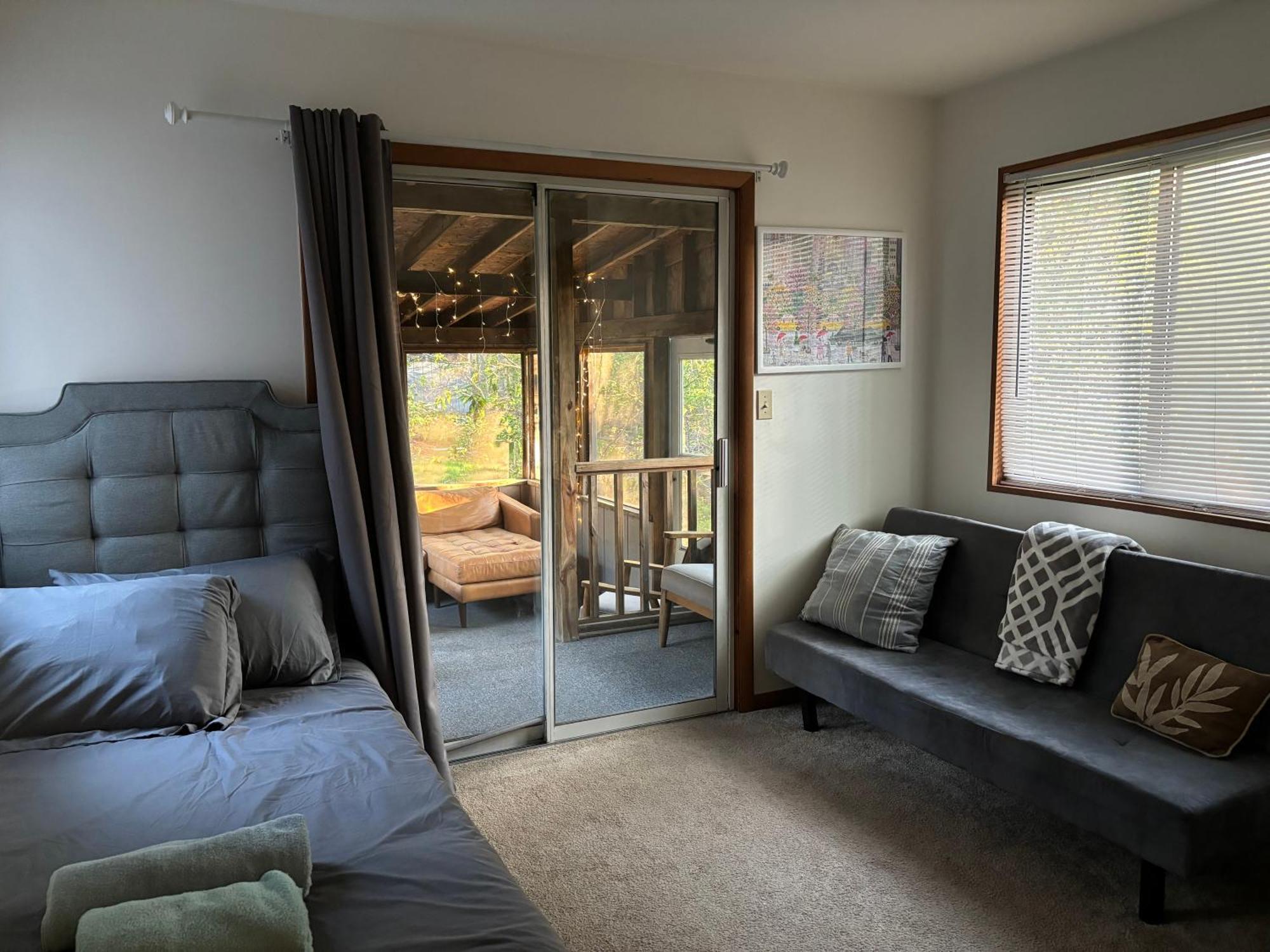 Ambiance - King Bed Cabin, Jetted-Tub & Fireplace Tobyhanna 외부 사진